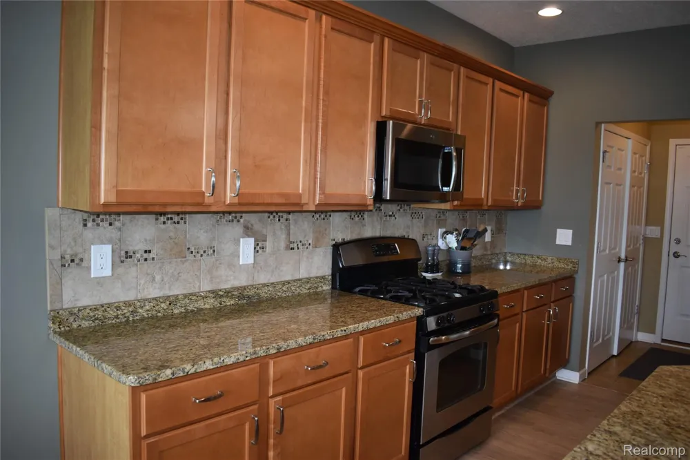 1281 Cambridge Circle Williamston City, MI 48895