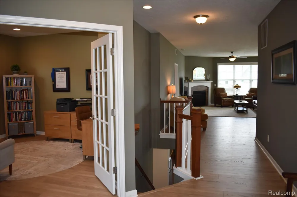 1281 Cambridge Circle Williamston City, MI 48895
