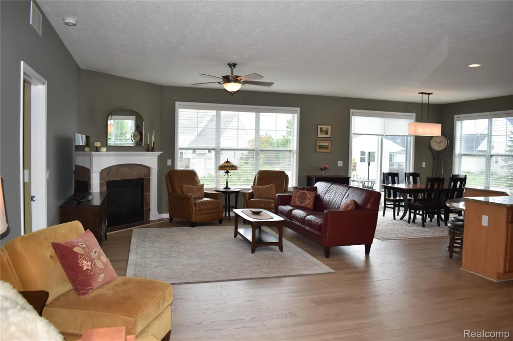 1281 Cambridge Circle Williamston City, MI 48895