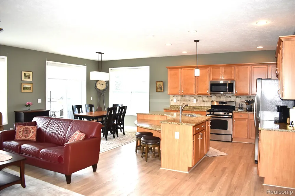 1281 Cambridge Circle Williamston City, MI 48895