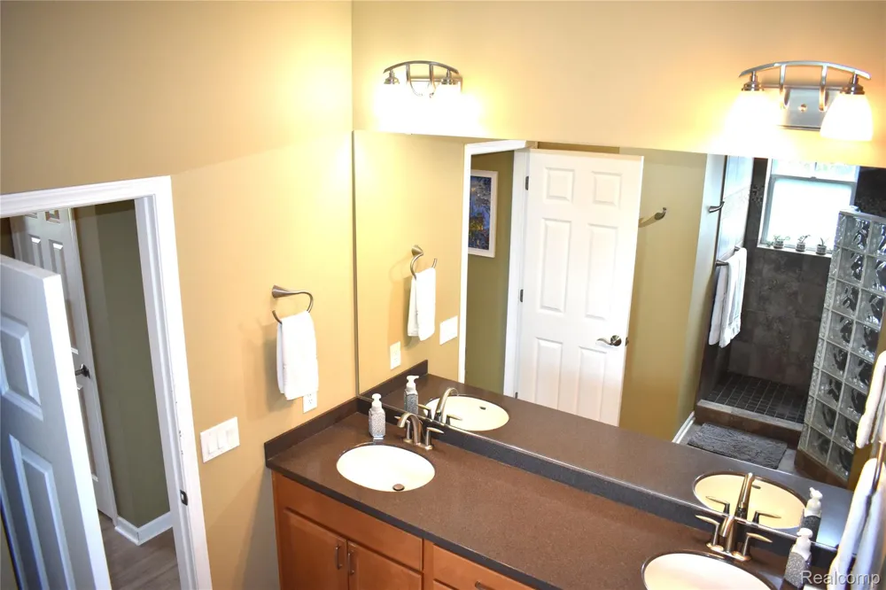 1281 Cambridge Circle Williamston City, MI 48895