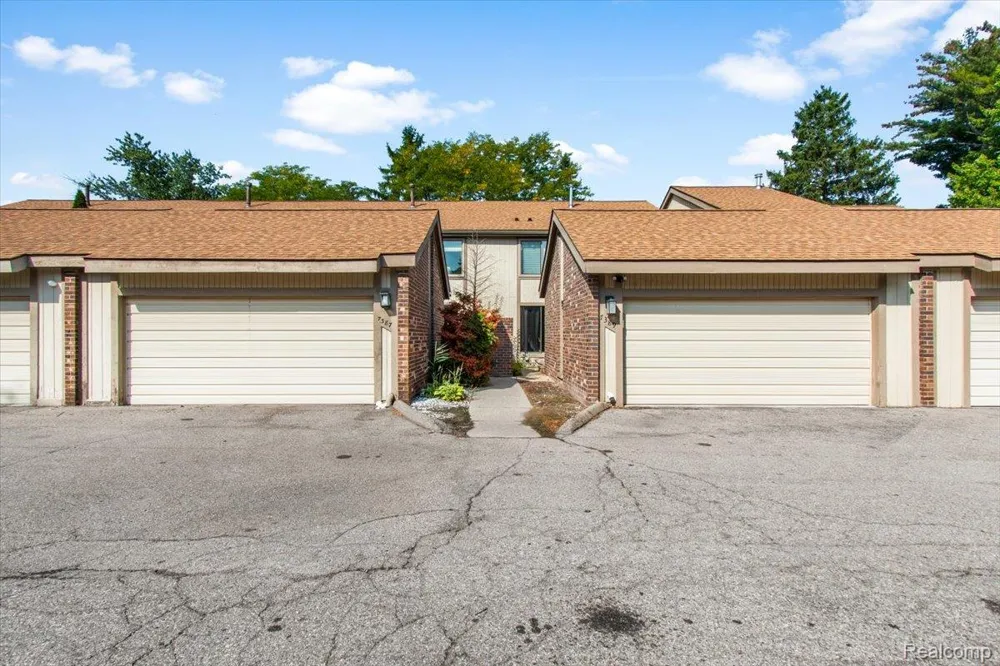 7387 Radcliff Drive #47 West Bloomfield Charter Township, MI 48322