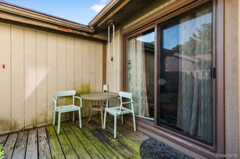 7387 Radcliff Drive #47 West Bloomfield Charter Township, MI 48322