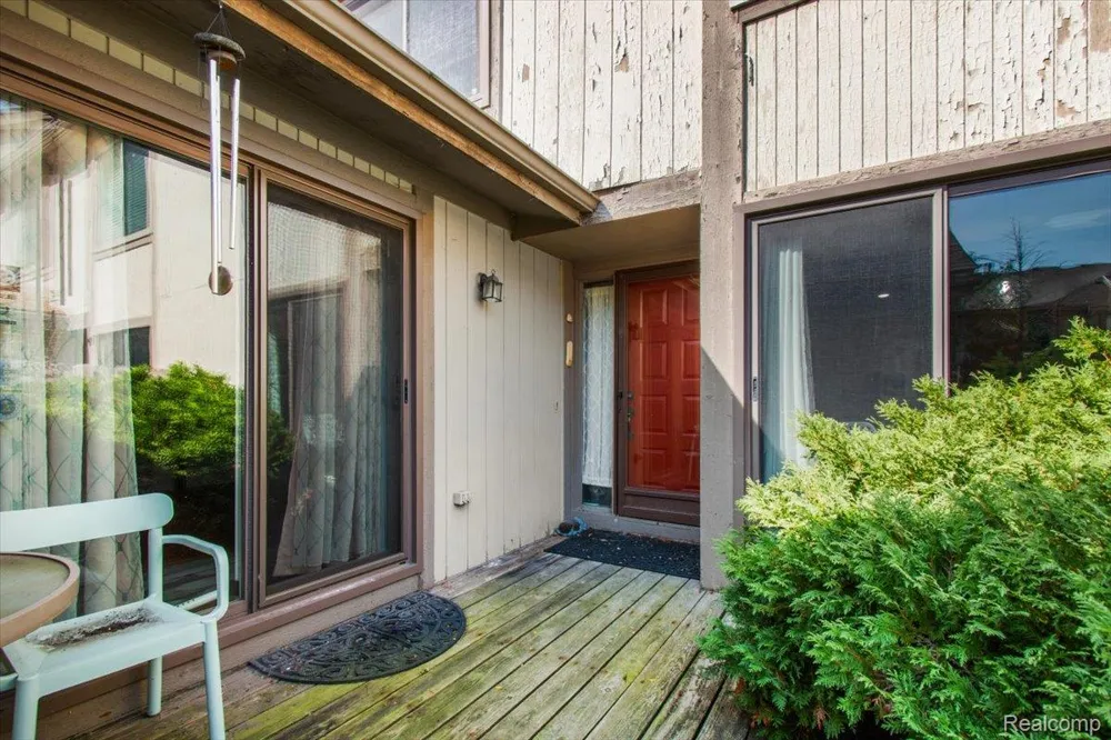 7387 Radcliff Drive #47 West Bloomfield Charter Township, MI 48322