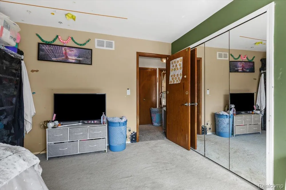 7387 Radcliff Drive #47 West Bloomfield Charter Township, MI 48322