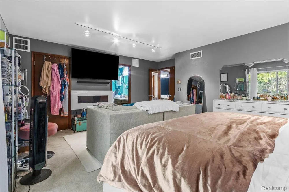 7387 Radcliff Drive #47 West Bloomfield Charter Township, MI 48322