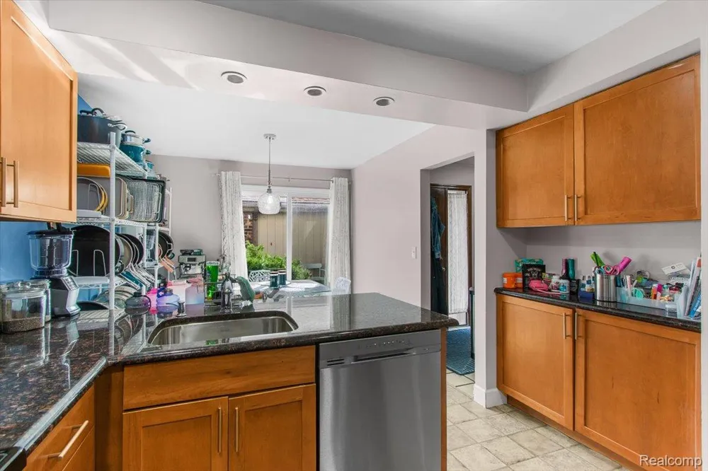 7387 Radcliff Drive #47 West Bloomfield Charter Township, MI 48322