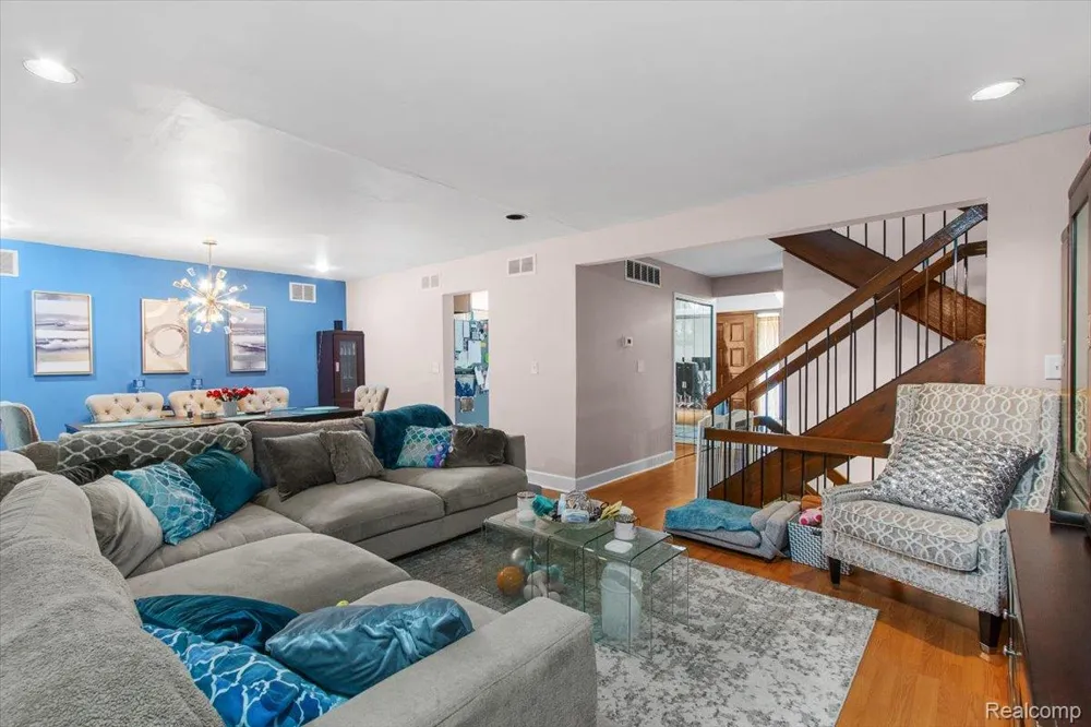 7387 Radcliff Drive #47 West Bloomfield Charter Township, MI 48322