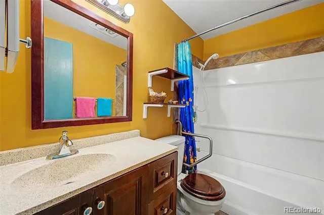 5679 County Road 5 Erie, CO 80516