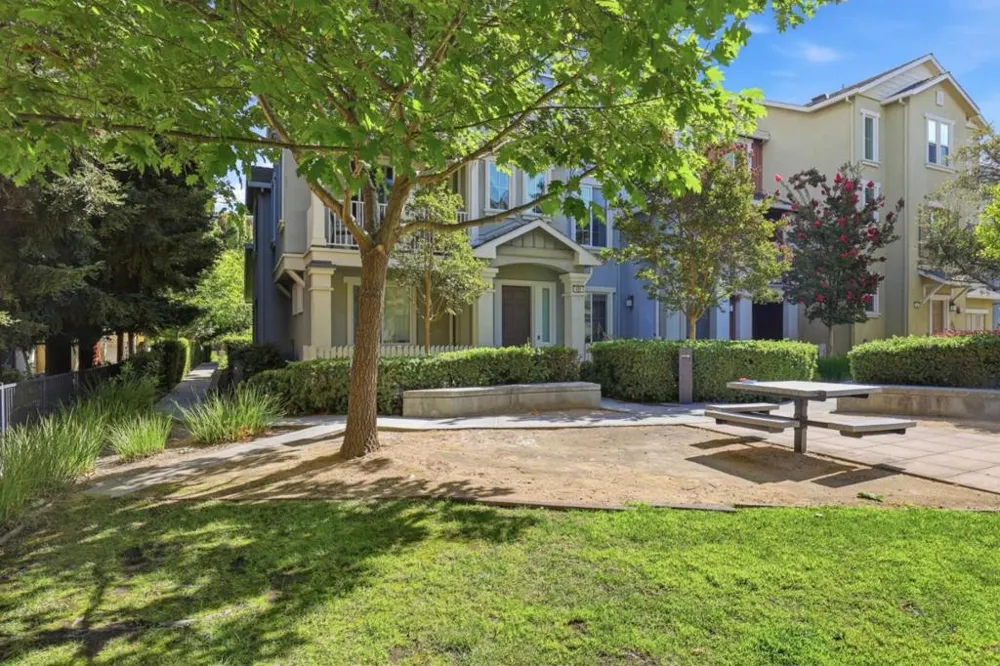 181 Hart Court Mountain View, CA 94043