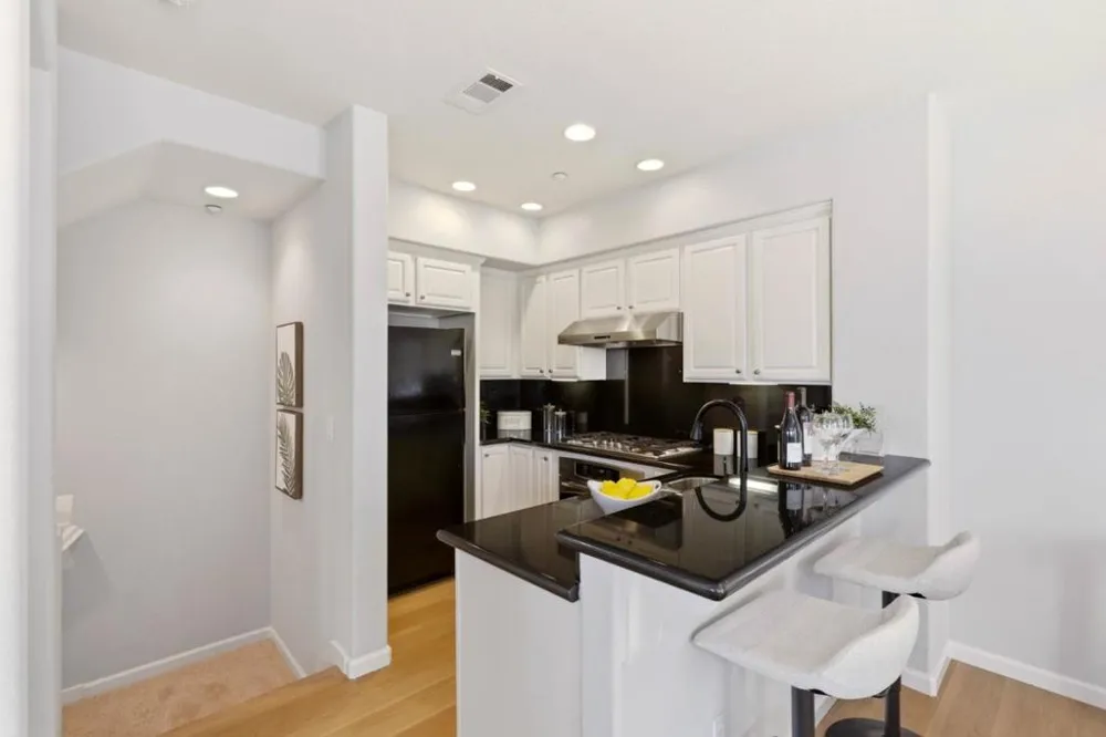 181 Hart Court Mountain View, CA 94043