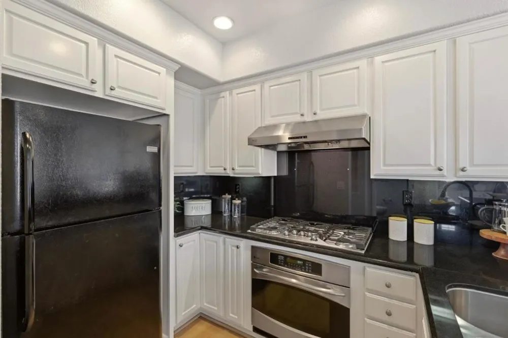 181 Hart Court Mountain View, CA 94043