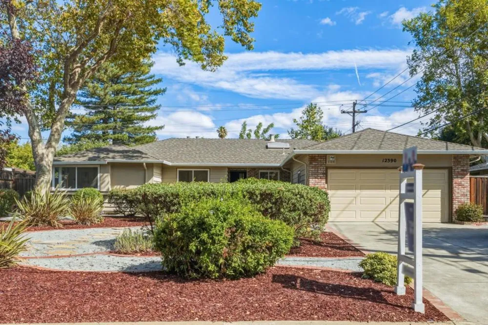 12390 Woodside Drive Saratoga, CA 95070