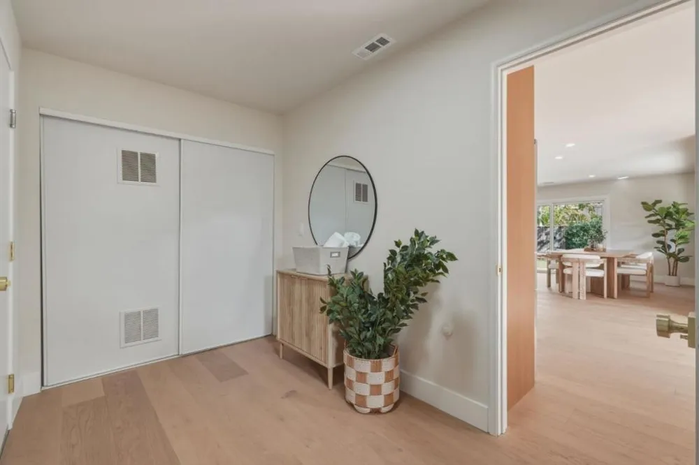 12390 Woodside Drive Saratoga, CA 95070