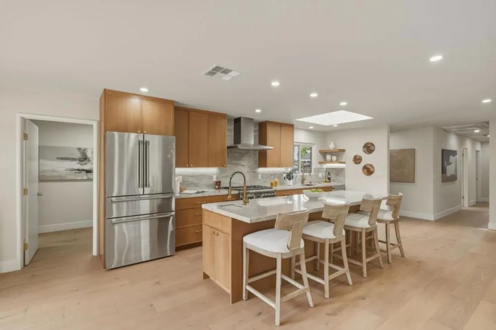 12390 Woodside Drive Saratoga, CA 95070