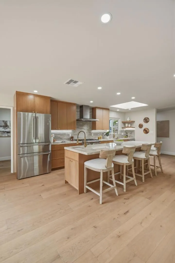 12390 Woodside Drive Saratoga, CA 95070
