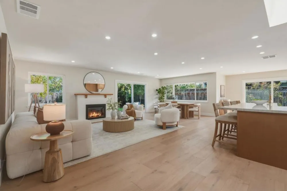 12390 Woodside Drive Saratoga, CA 95070