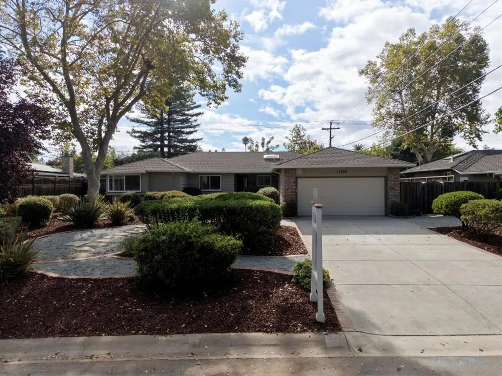 12390 Woodside Drive Saratoga, CA 95070