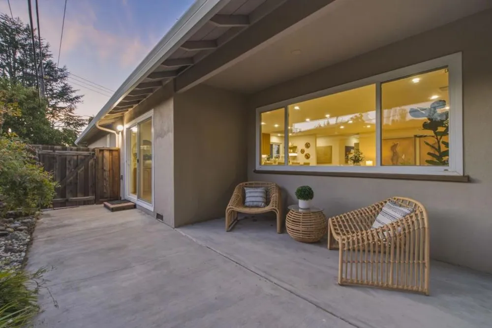 12390 Woodside Drive Saratoga, CA 95070