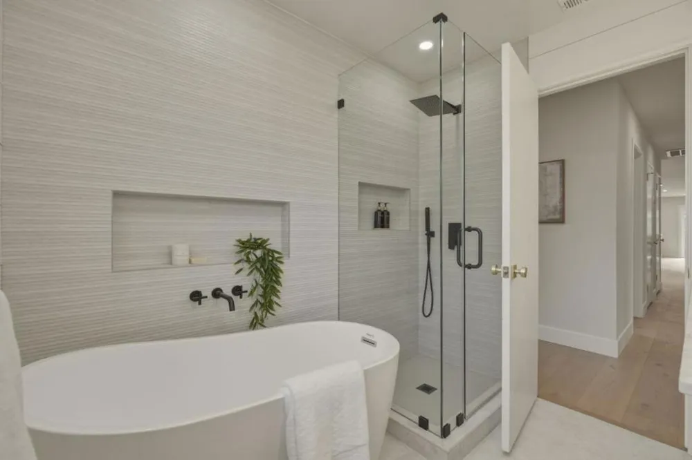 12390 Woodside Drive Saratoga, CA 95070