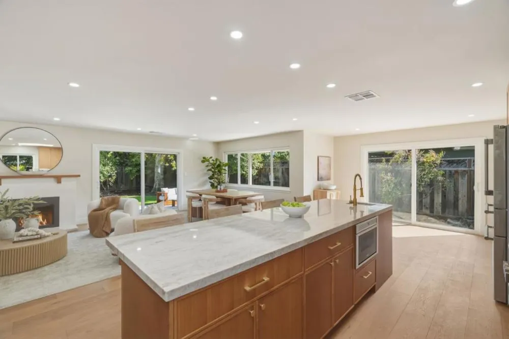 12390 Woodside Drive Saratoga, CA 95070