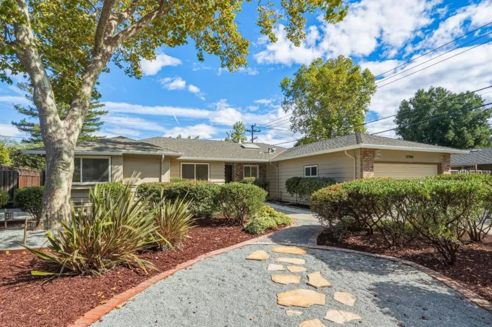 12390 Woodside Drive Saratoga, CA 95070