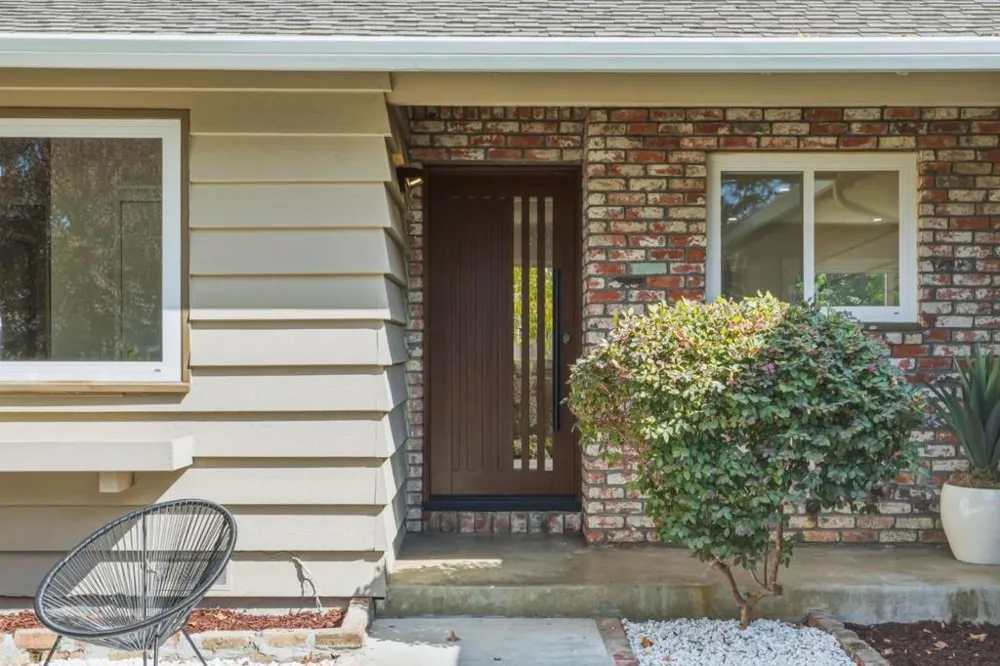 12390 Woodside Drive Saratoga, CA 95070