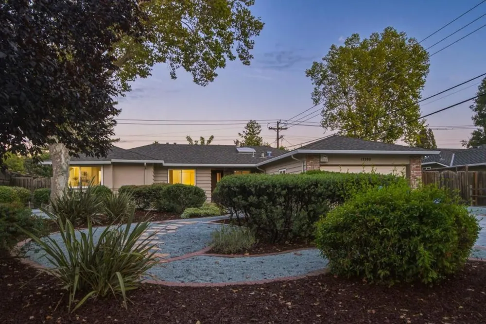 12390 Woodside Drive Saratoga, CA 95070