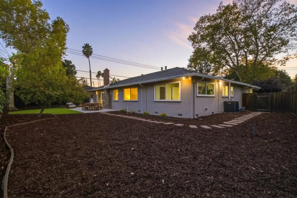 12390 Woodside Drive Saratoga, CA 95070