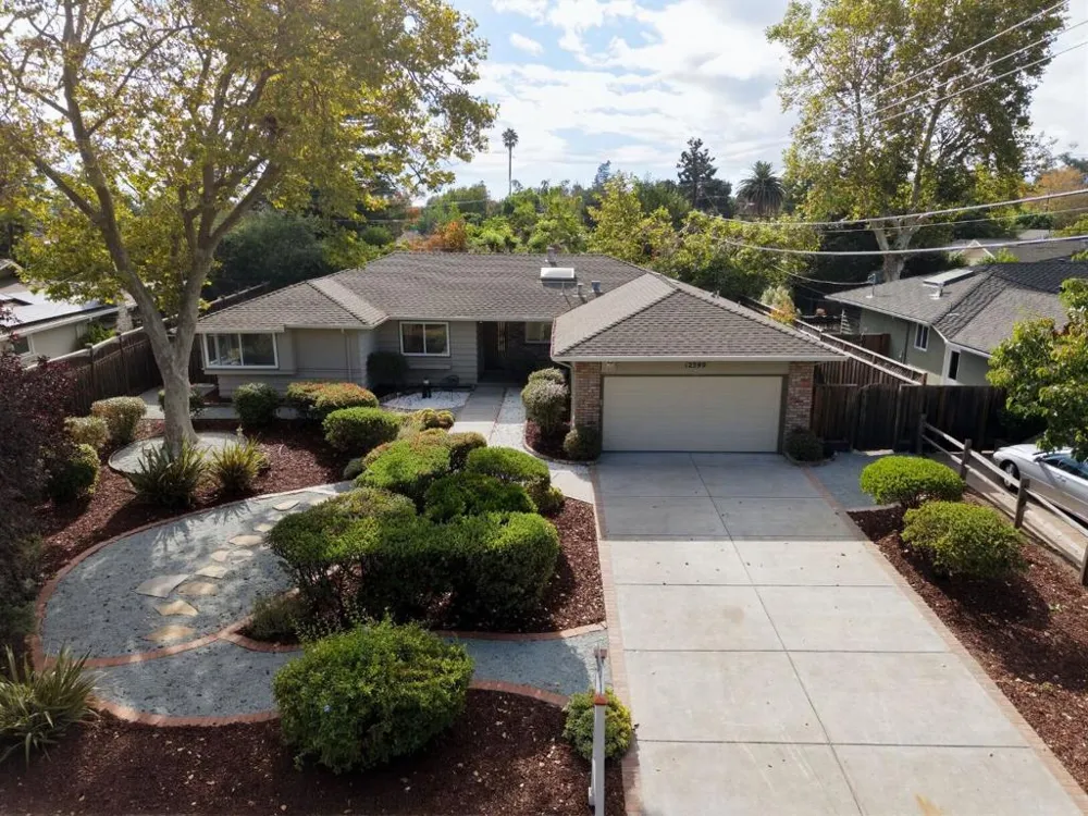 12390 Woodside Drive Saratoga, CA 95070
