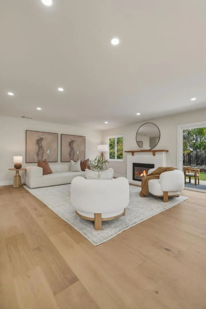 12390 Woodside Drive Saratoga, CA 95070