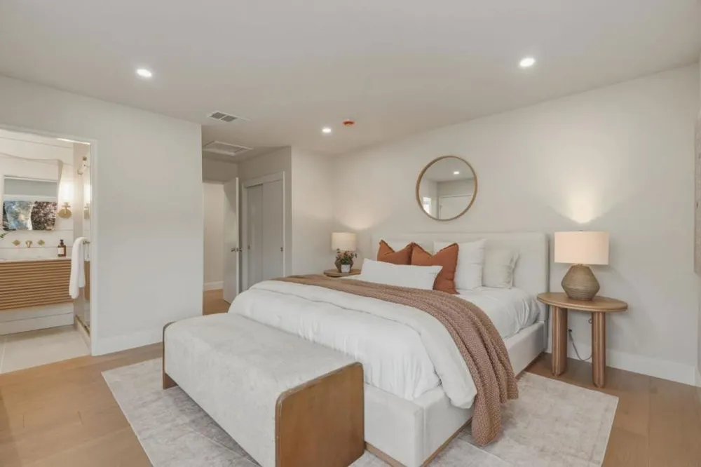 12390 Woodside Drive Saratoga, CA 95070