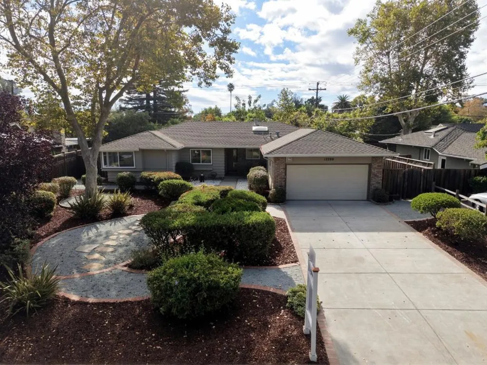 12390 Woodside Drive Saratoga, CA 95070