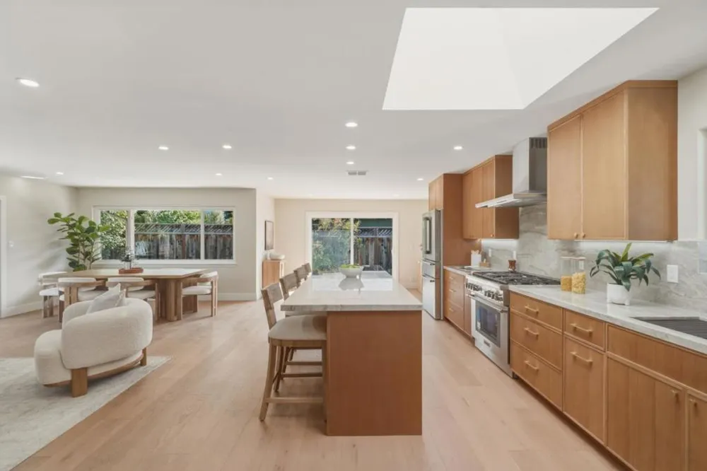 12390 Woodside Drive Saratoga, CA 95070