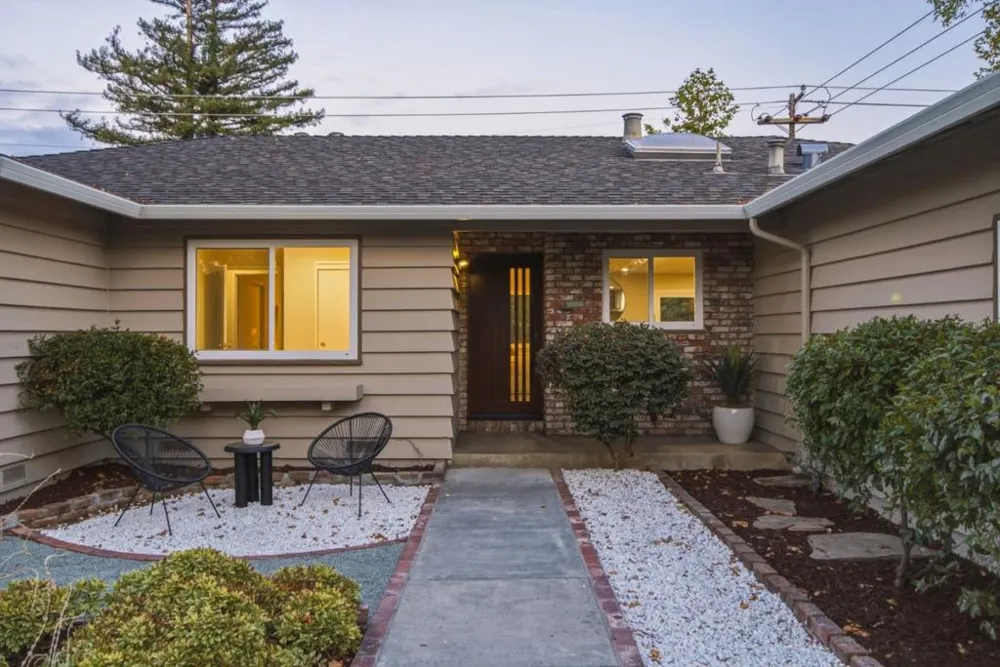 12390 Woodside Drive Saratoga, CA 95070