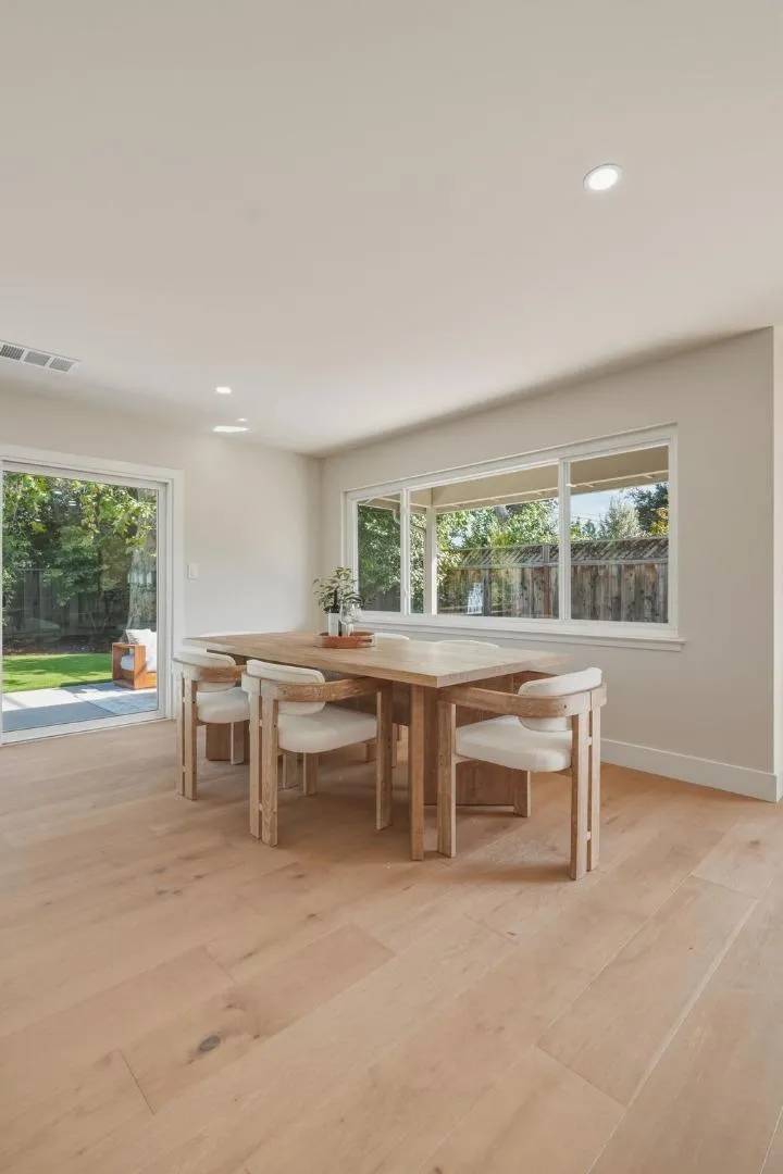 12390 Woodside Drive Saratoga, CA 95070
