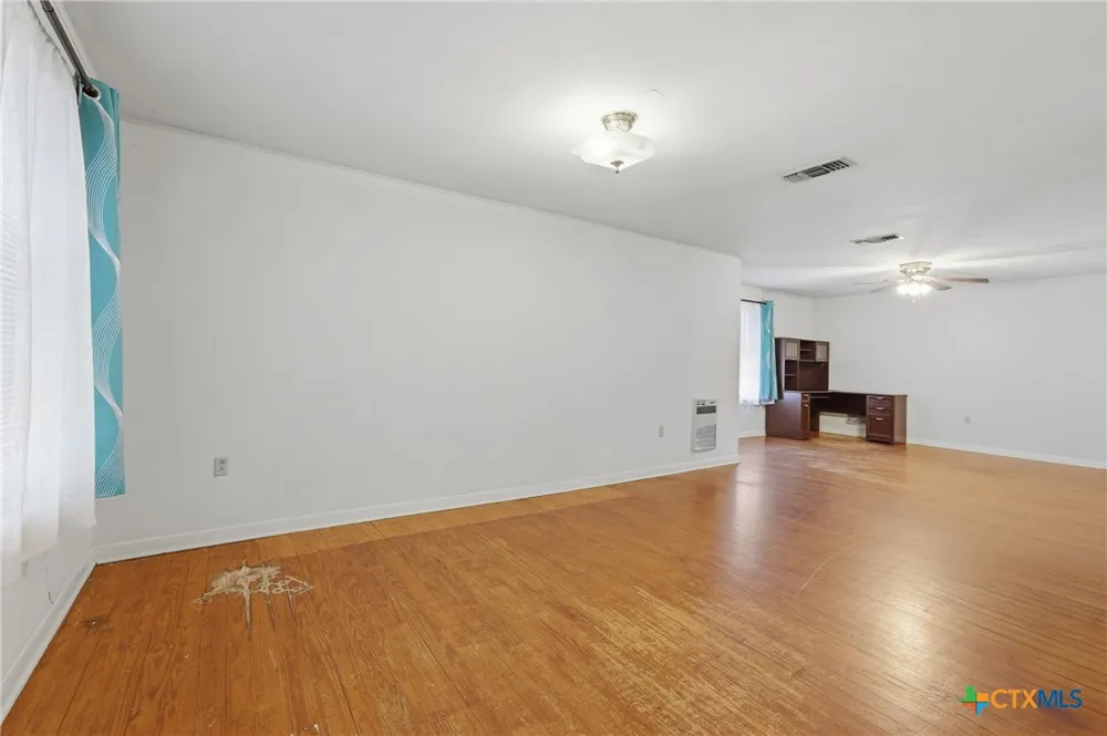 520 Seydler Street Gonzales, TX 78629