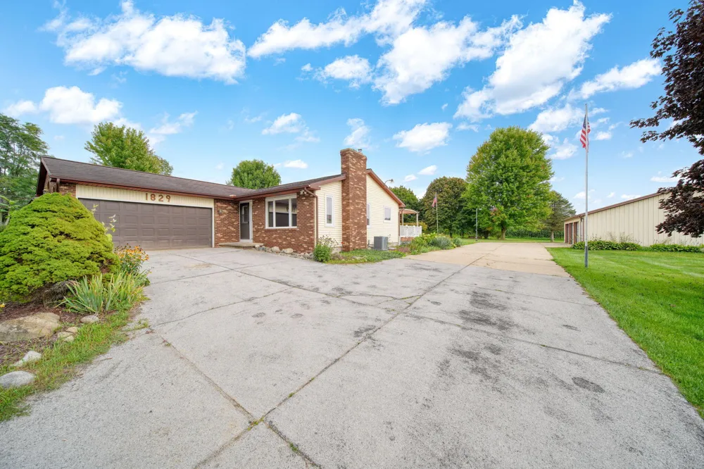 1829 Sandstone Road Jackson, MI 49201