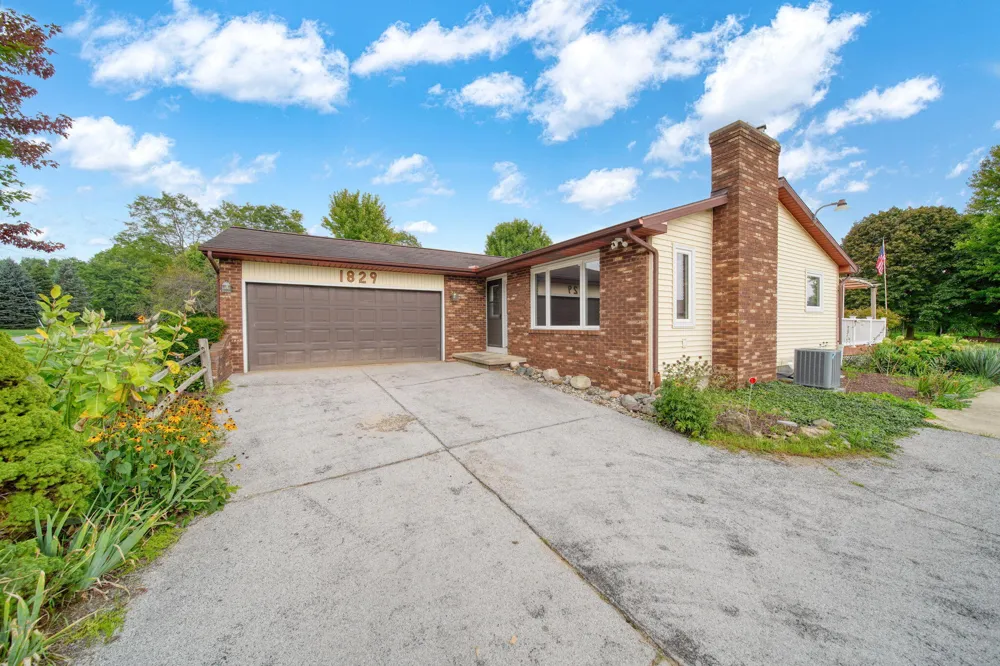 1829 Sandstone Road Jackson, MI 49201