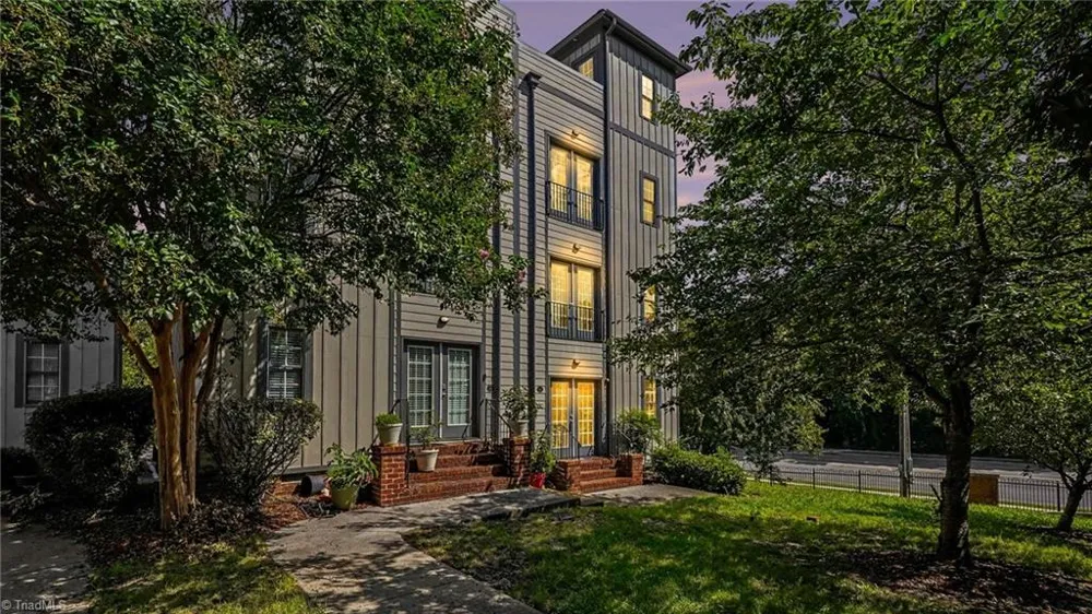 445 McAdoo Avenue Greensboro, NC 27406