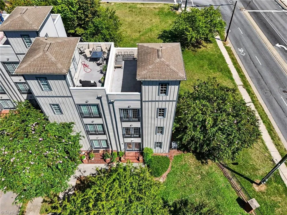 445 McAdoo Avenue Greensboro, NC 27406