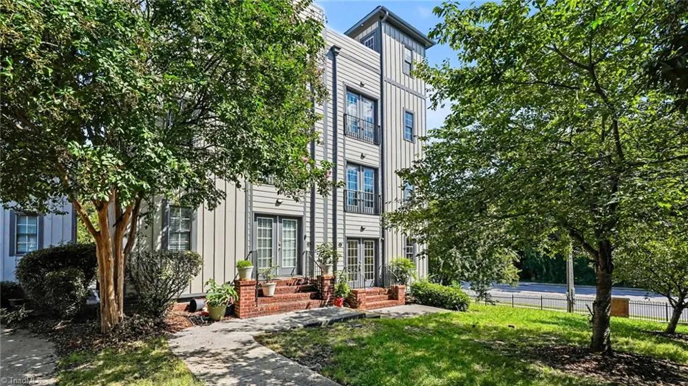 445 McAdoo Avenue Greensboro, NC 27406