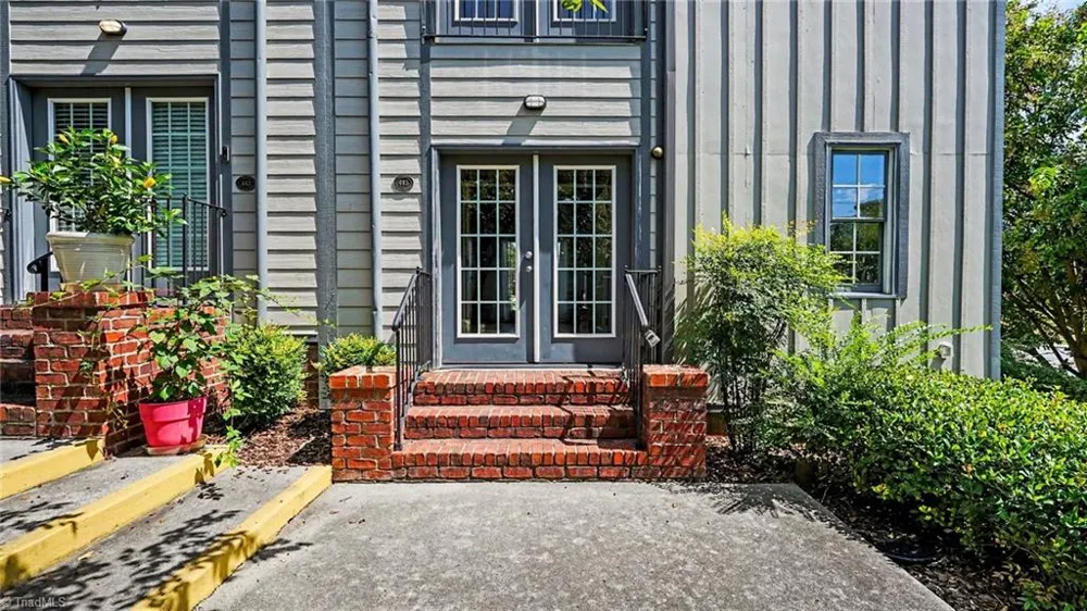 445 McAdoo Avenue Greensboro, NC 27406