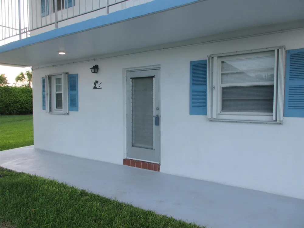 1115 LAKE TERRACE #107 Boynton Beach, FL 33426