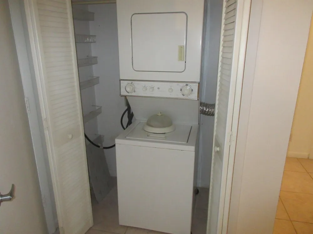 1115 LAKE TERRACE #107 Boynton Beach, FL 33426