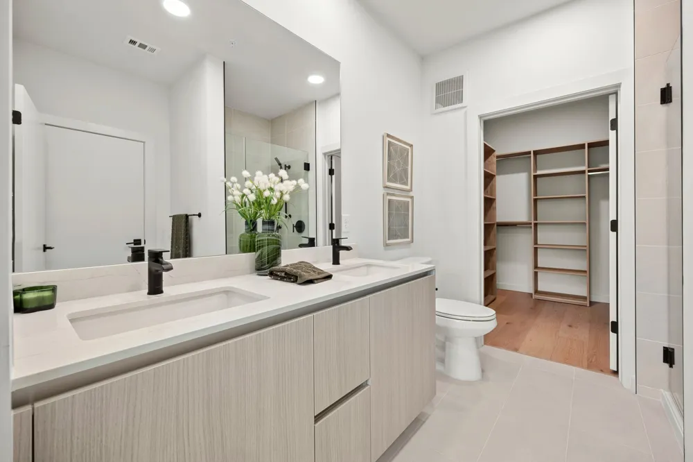 2209 S 1st Street #216 Austin, TX 78704