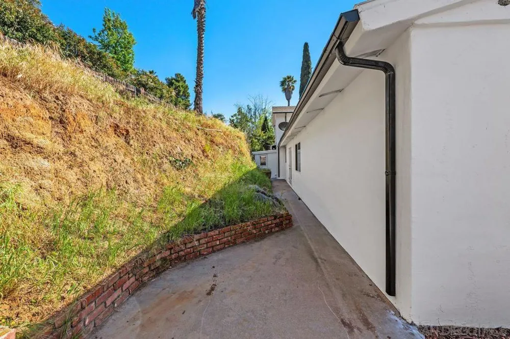 4525 Avocado Blvd La Mesa, CA 91941