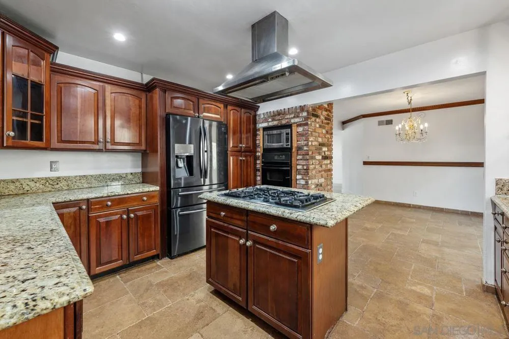 4525 Avocado Blvd La Mesa, CA 91941