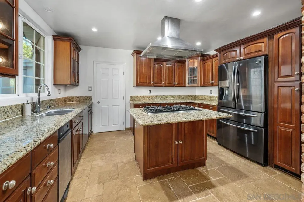 4525 Avocado Blvd La Mesa, CA 91941