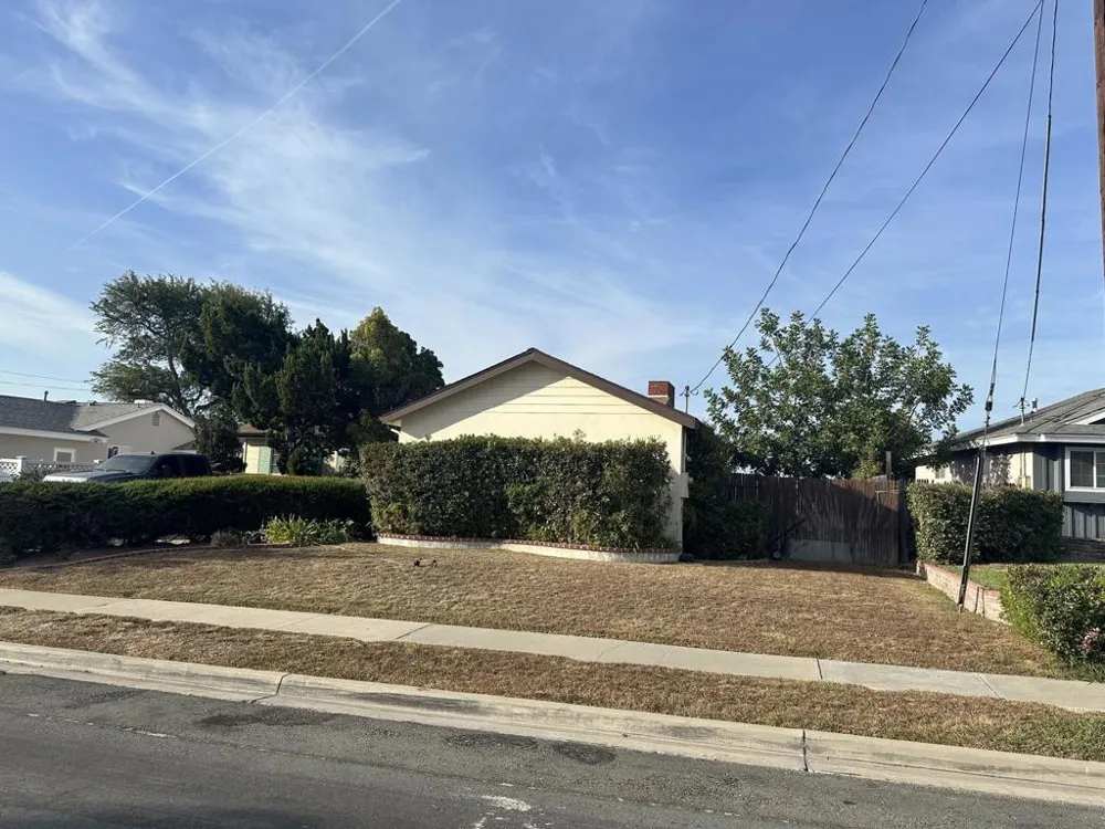 8105 Binney Pl. La Mesa, CA 91942